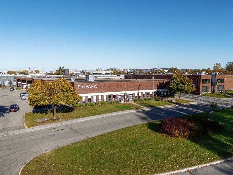 More Photos Of 8411-8451 Ch Dalton, Mont-Royal Warehouse For Lease