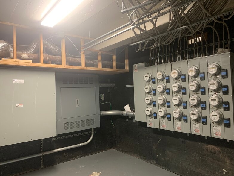 More Photos Of 641 Lincoln Ave, Orange Apartments For Sale