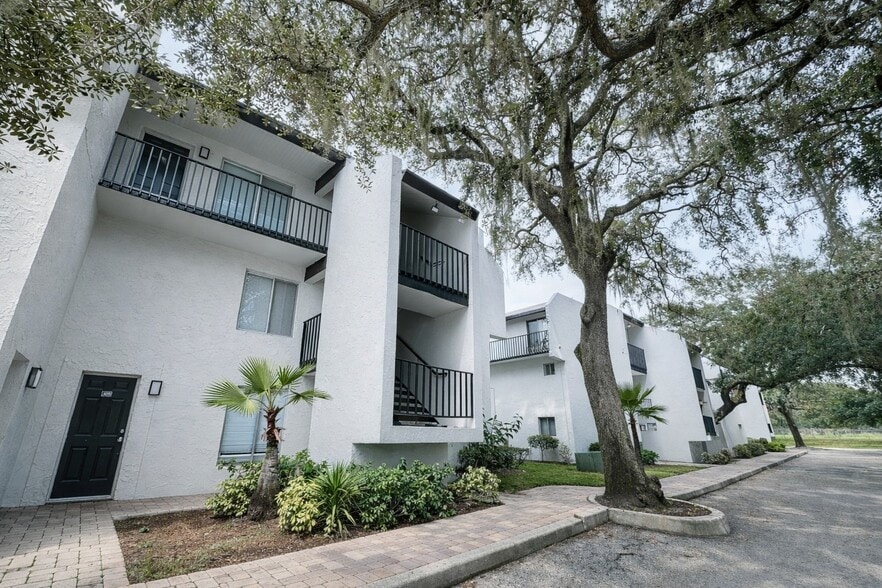 Primary Photo Of 13009 Kain Palms Ct, Tampa Dormitory For Sale
