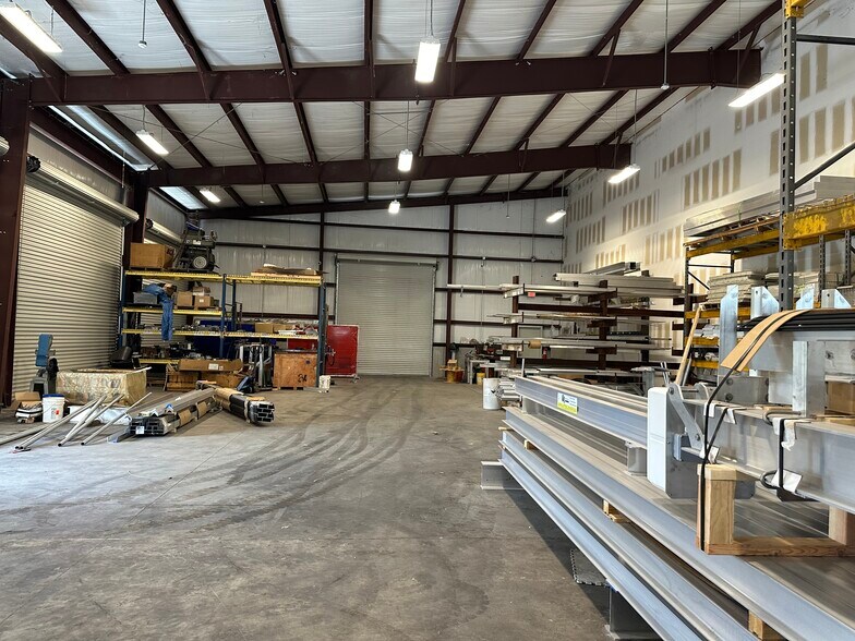 More Photos Of 3350 Palm Ave, Fort Myers Warehouse For Lease