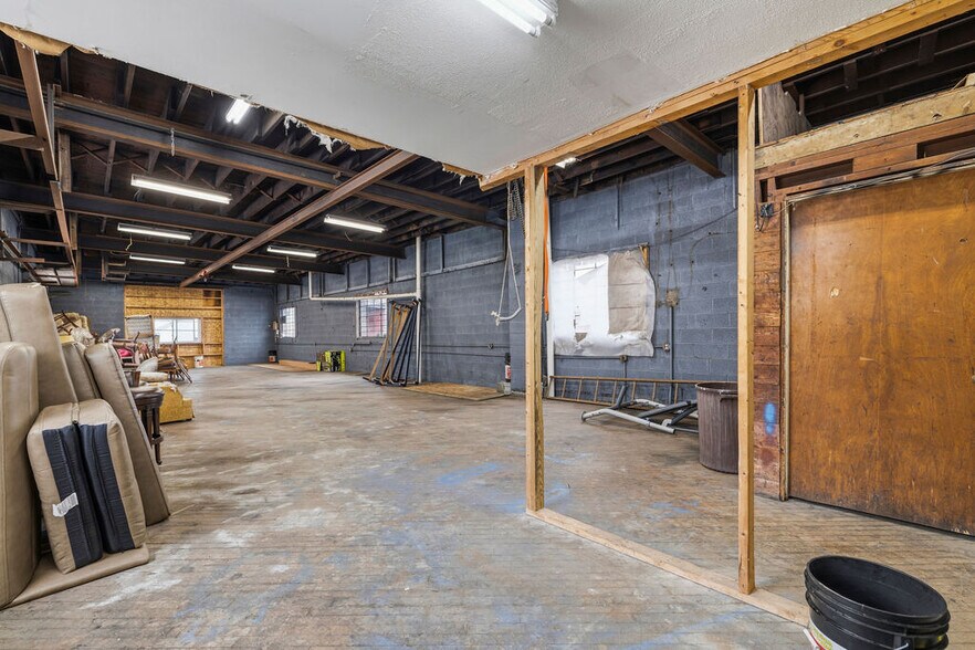 More Photos Of 2722 Pine Ave, Niagara Falls Storefront Retail Residential For Sale