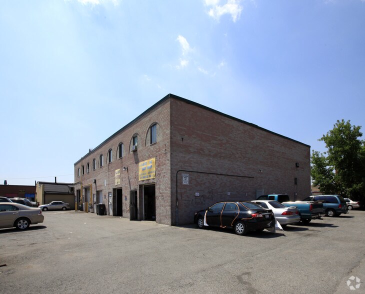 More Photos Of 124 Manville Rd, Toronto Warehouse For Sale
