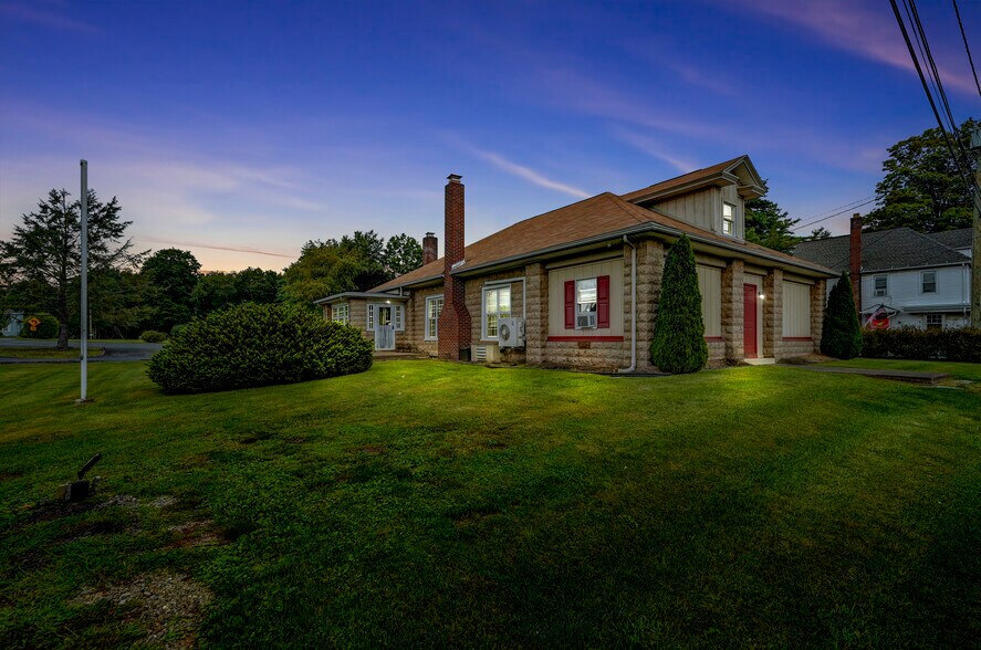 More Photos Of 149 Bond Ln, Brodheadsville Office Residential For Sale