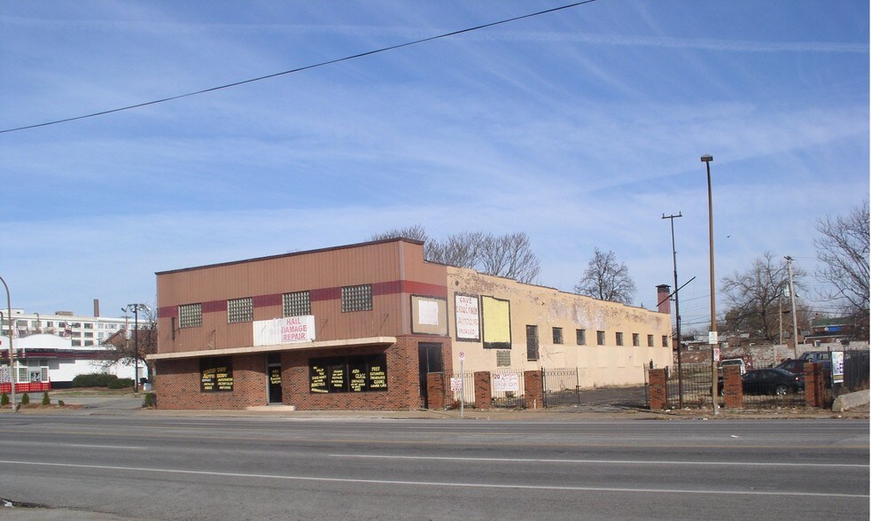 Primary Photo Of 4933-4937 Natural Bridge Ave, Saint Louis Warehouse For Sale