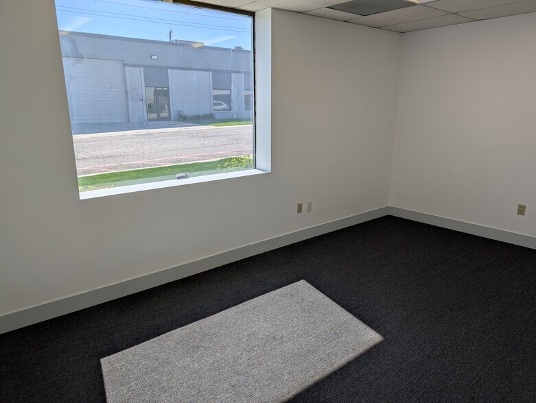 More Photos Of 6170 S 380 W, Salt Lake City Light Manufacturing For Lease