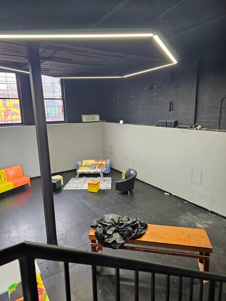 More Photos Of 86-90 Forrest St, Jersey City Warehouse For Lease