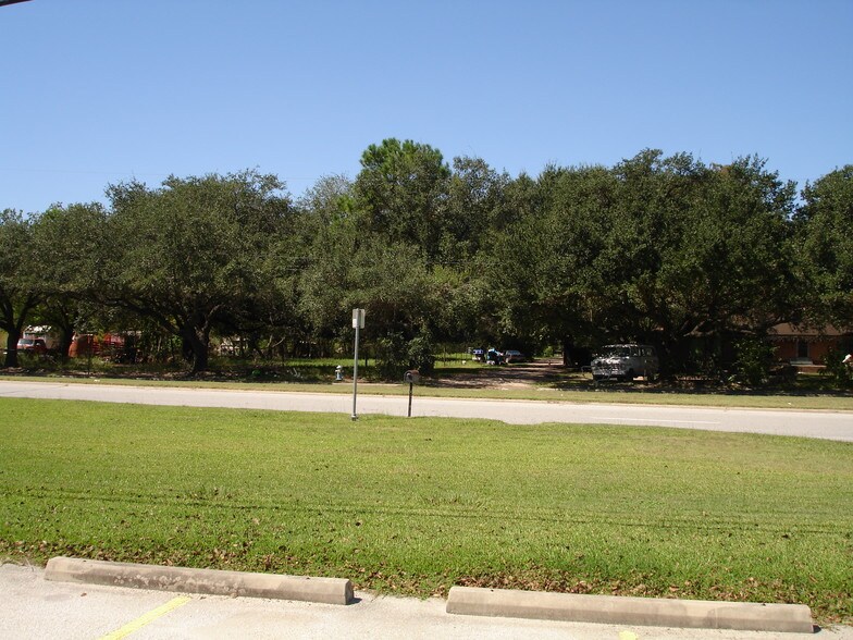 More Photos Of 13410 Cullen Blvd, Houston Land For Sale