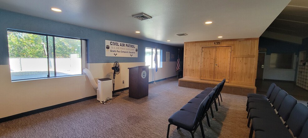 More Photos Of 210 Tacoma St, Grants Pass Rehabilitation Center For Sale