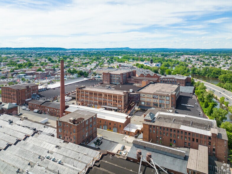 More Photos Of 90 Dayton Ave, Passaic Warehouse For Lease