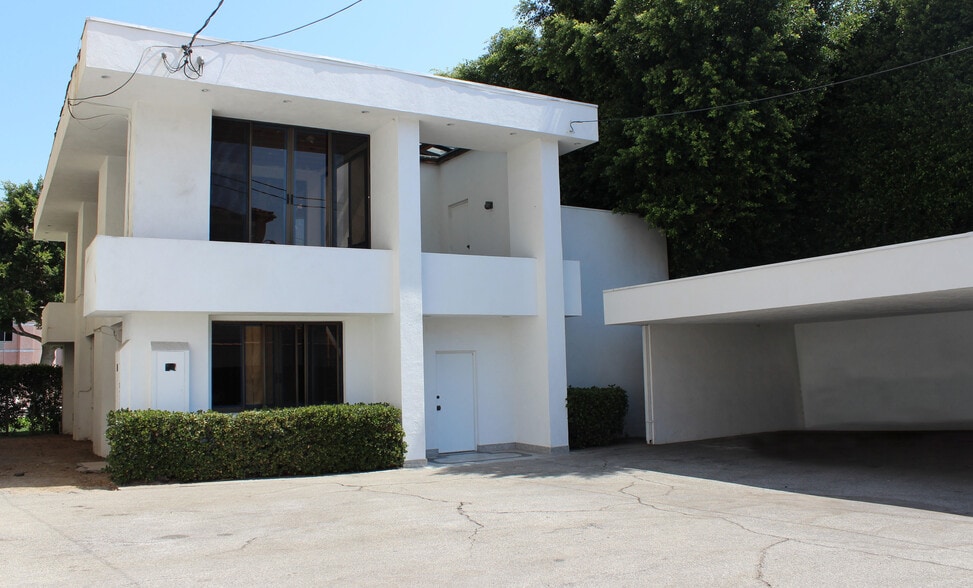 More Photos Of 145 S Rodeo Dr, Beverly Hills Storefront Retail Office For Lease