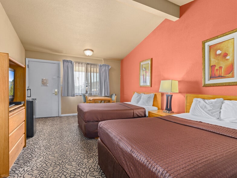 More Photos Of 1208 N Colorado Ave, Brush Hotel For Sale