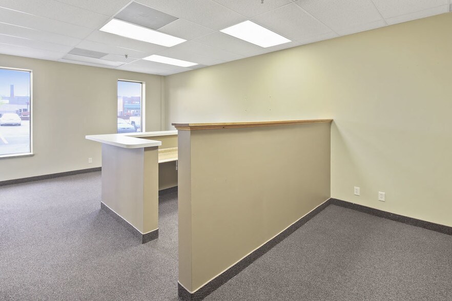More Photos Of 110-114 S Rum River Dr, Princeton General Retail For Lease