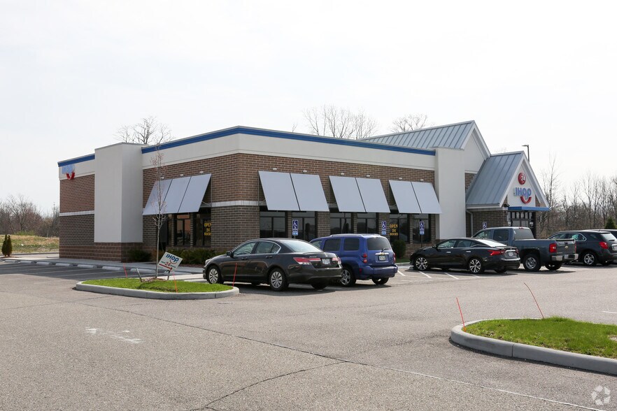 More Photos Of 9700 State Route 14, Streetsboro Freestanding For Lease
