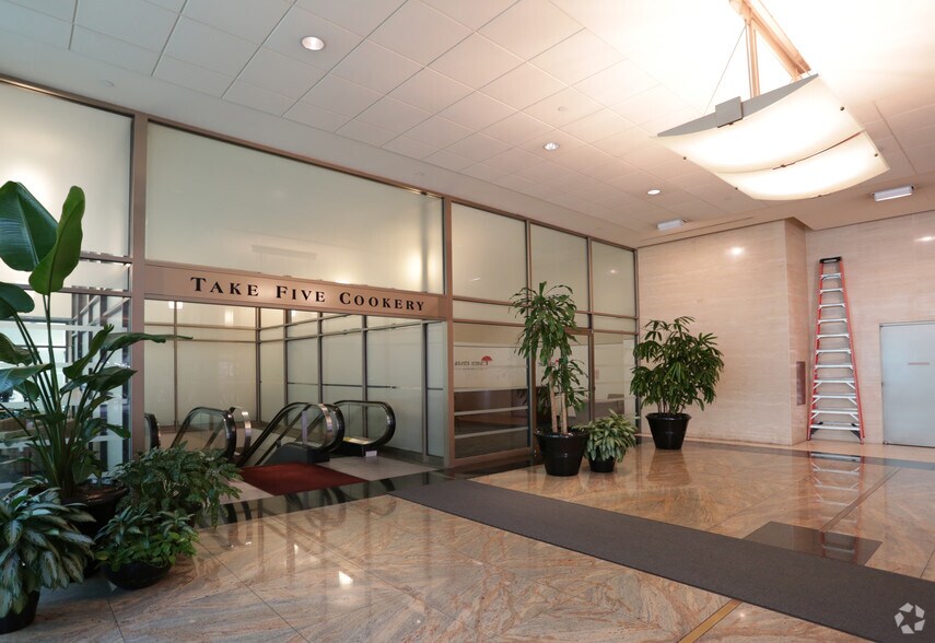 More Photos Of 1 Financial Plz, Hartford Office For Lease