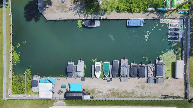 More Photos Of 1000 Bauman St, Oshkosh Marina For Sale