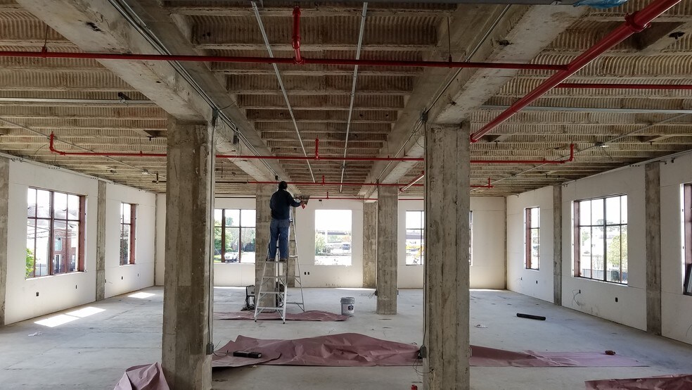 More Photos Of 2720 Leeland St, Houston Office For Lease