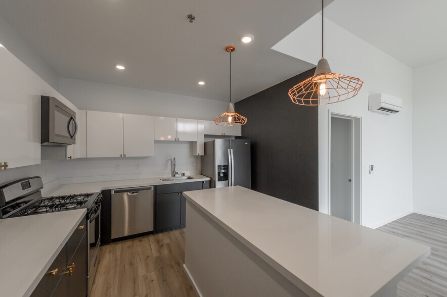 More Photos Of 1033 W 5th St, Chico Apartments For Sale