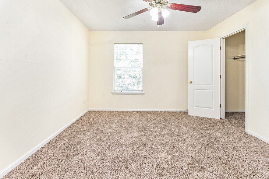 More Photos Of 1533 Woodard St, Valdosta Apartments For Sale