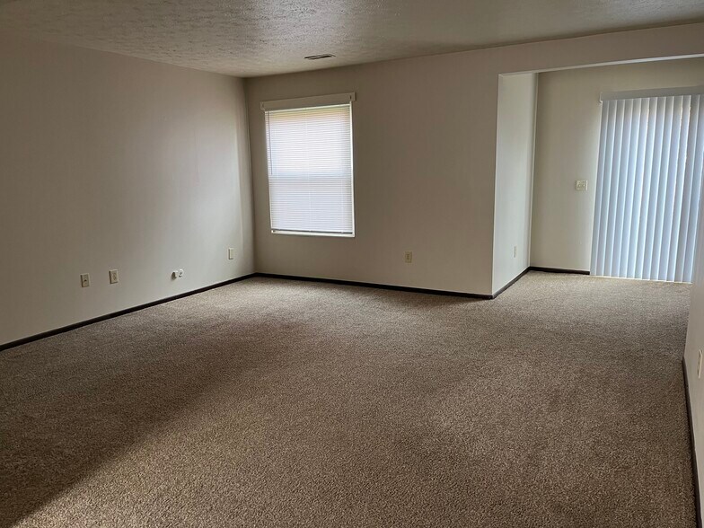 More Photos Of 200 N 11th St, Greenfield Apartments For Sale