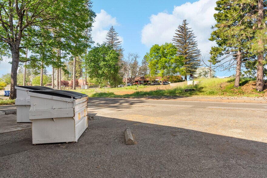 More Photos Of 7126 Skyway, Paradise Storefront Retail Office For Sale