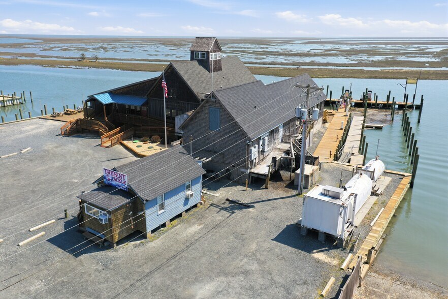 More Photos Of 17 Atlantic Ave, Wachapreague Restaurant For Sale