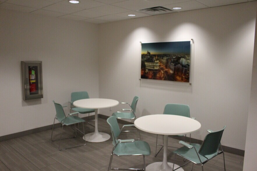 More Photos Of 4300 N Central Expy, Dallas Office For Lease