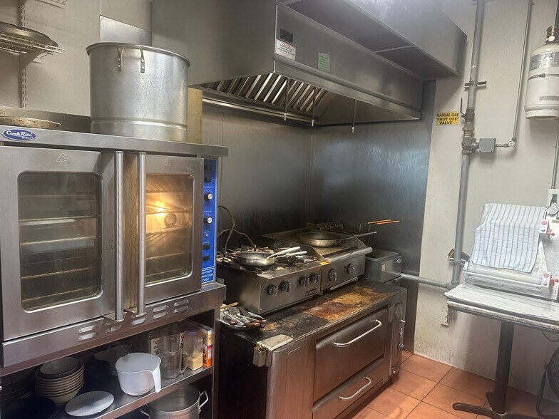 More Photos Of 9160 NW 122nd St, Hialeah Restaurant For Sale