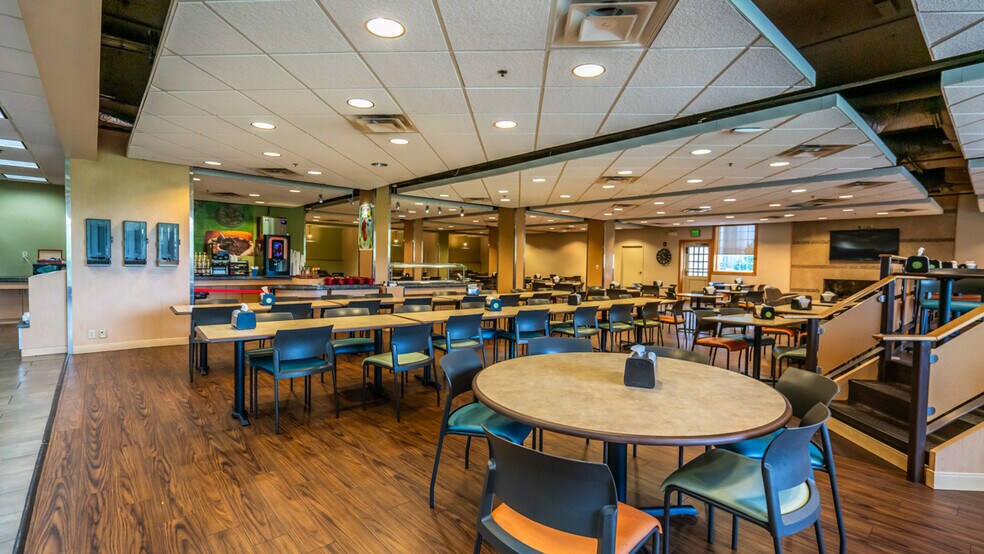 More Photos Of 4004 Gardiner Point Dr, Louisville Dormitory For Sale