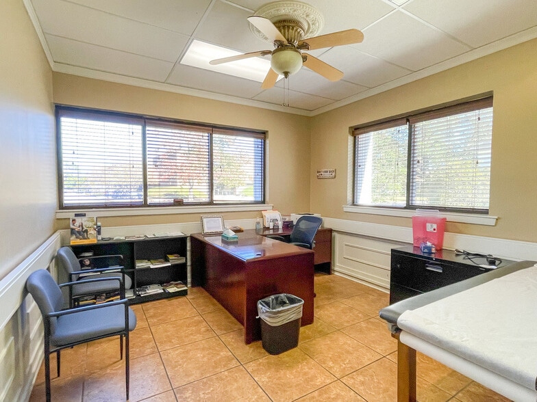 More Photos Of 7434 Picardy Ave, Baton Rouge Office For Lease