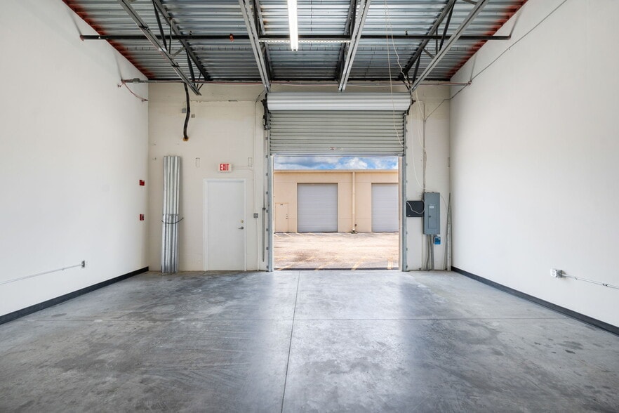More Photos Of 3449 Technology Dr, North Venice Manufacturing For Lease