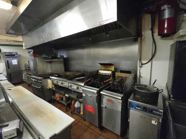 More Photos Of 1702 Ford St, Ogdensburg Specialty For Sale