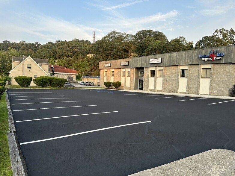 More Photos Of 572 Route 6, Mahopac Medical For Lease
