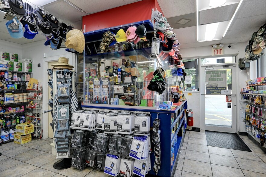More Photos Of 755 4th St, Vero Beach Convenience Store For Sale