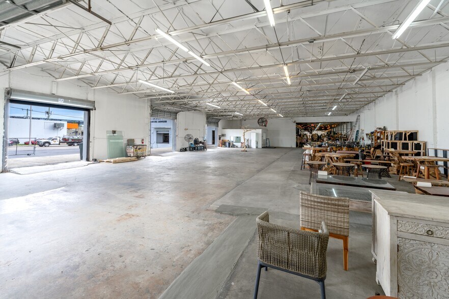 More Photos Of 3750 NW 46th St, Miami Manufacturing For Sale