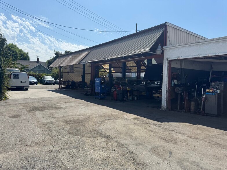 More Photos Of 185 S Main St, Orange Freestanding For Sale
