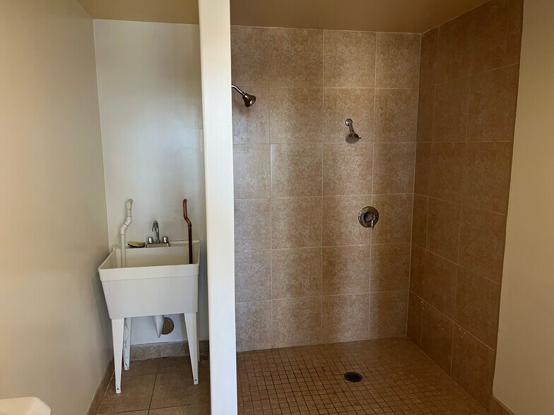 More Photos Of 570 W 4th St, San Bernardino General Retail For Lease