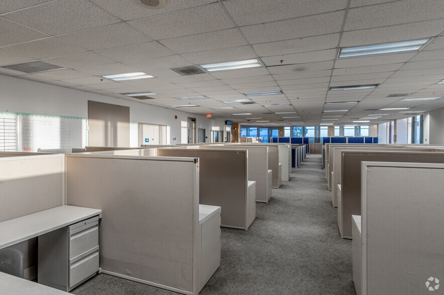 More Photos Of 625 N Grand Ave, Santa Ana Office For Sale