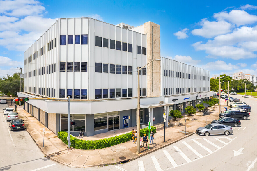 Primary Photo Of 475 Biltmore Way, Coral Gables Medical For Lease