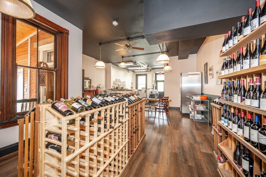 More Photos Of 2015 Madison rd, Cincinnati Storefront Retail Residential For Lease