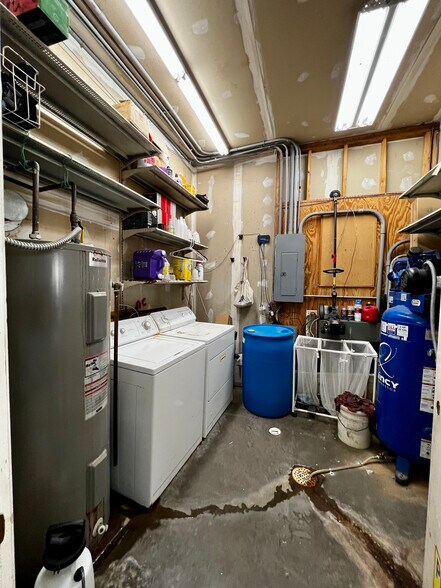 More Photos Of 1719 E Jackson St, Macomb Auto Dealership For Sale