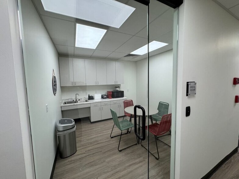 More Photos Of 2318 Center St, Deer Park Office For Lease