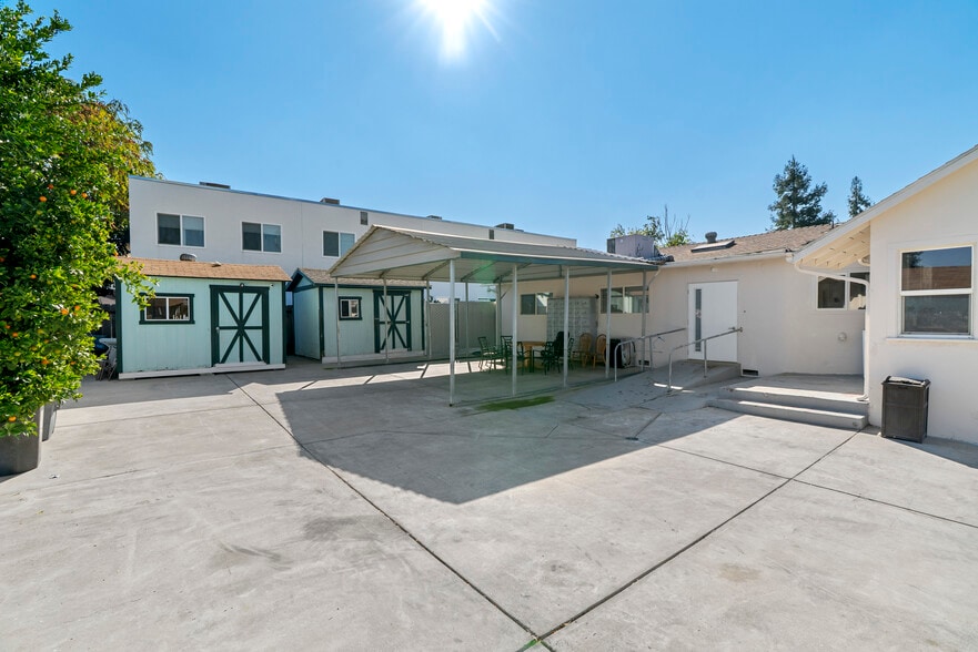 More Photos Of 431 W J St, Oakdale Assisted Living For Sale