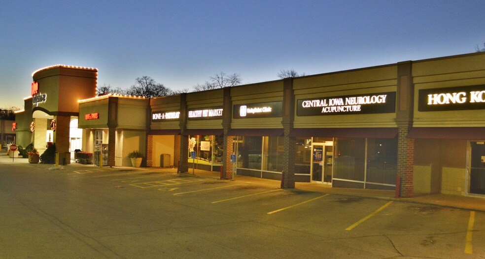 More Photos Of 4110-4126 University Ave, Des Moines General Retail For Lease