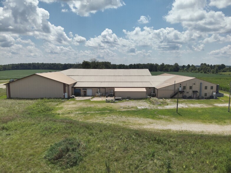 More Photos Of 7656 E 700th Ave, Robinson Manufacturing For Lease