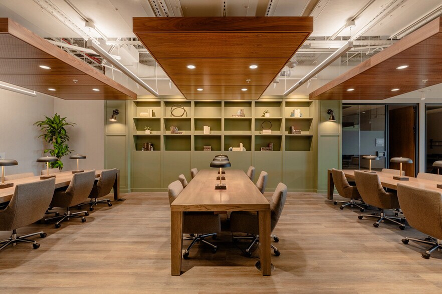 More Photos Of 1440 N Edgewood St, Arlington Coworking Space