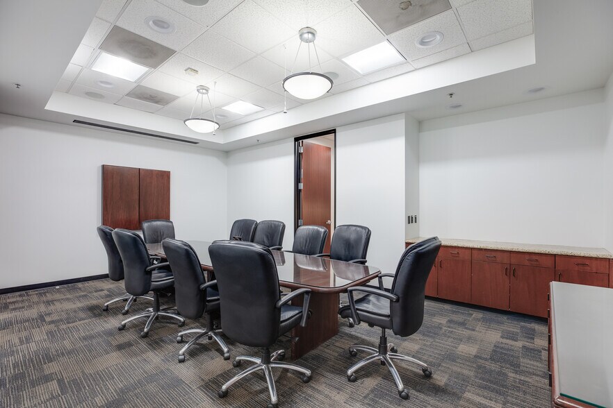 More Photos Of 390-392 Potrero Ave, Sunnyvale Research And Development For Lease