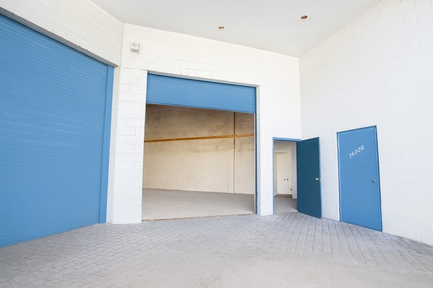 More Photos Of 14200-14238 SW 136th St, Miami Light Manufacturing For Sale