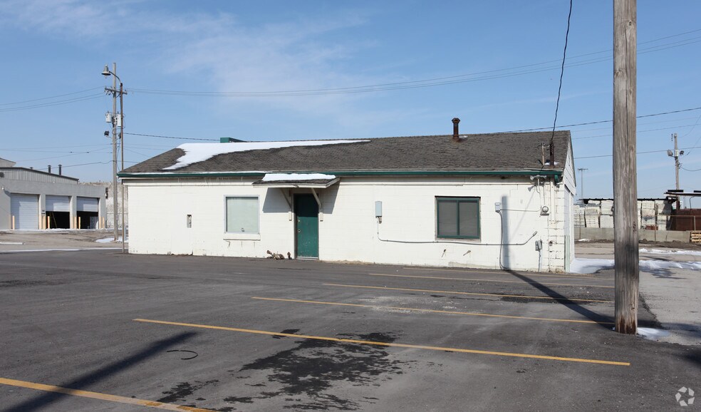 More Photos Of 41 Lyon Ave, Kansas City Parking Lot For Lease