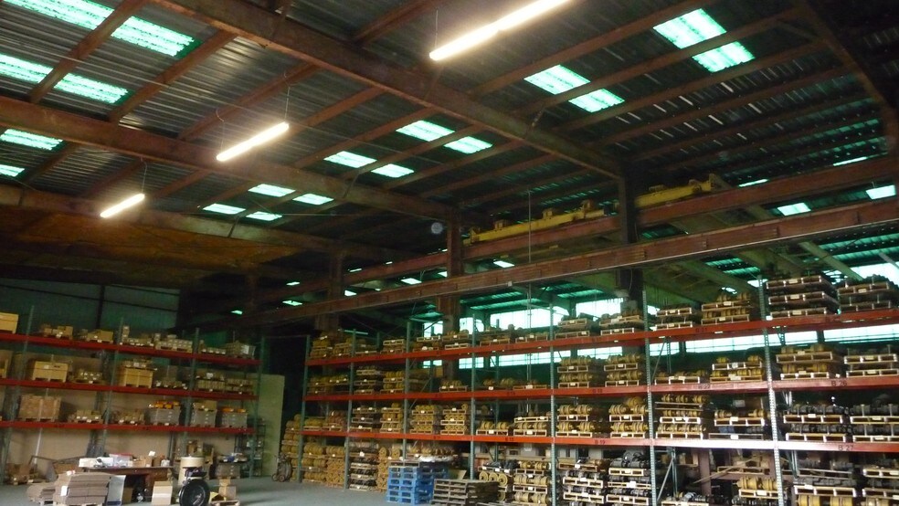 More Photos Of 1576 Old Fannin Rd, Brandon Warehouse For Lease