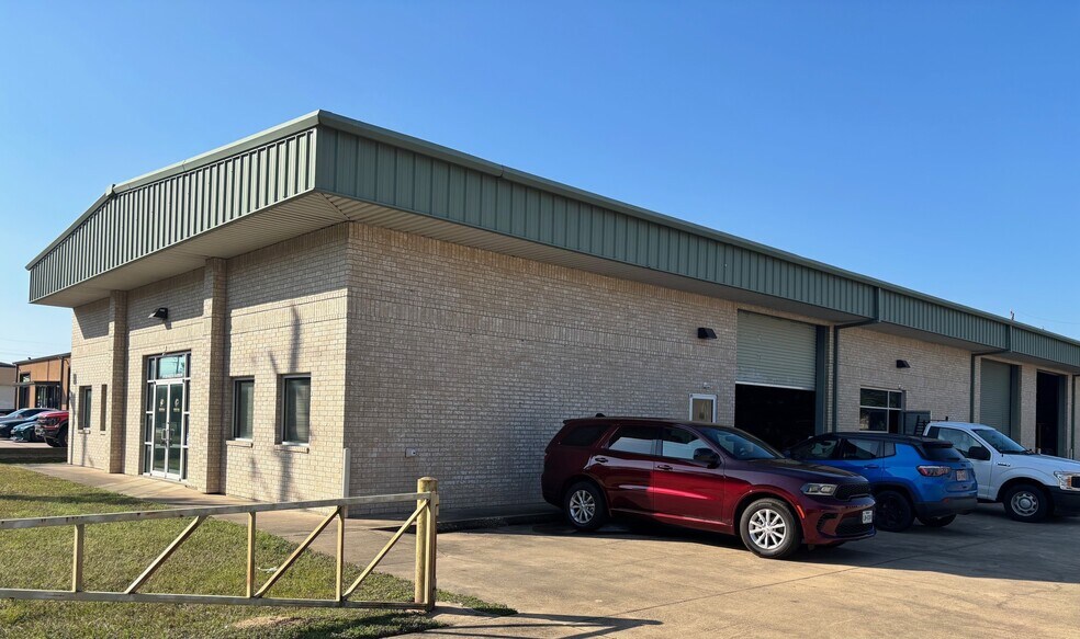 More Photos Of 18128 Kieth Harrow Blvd, Houston Warehouse For Lease